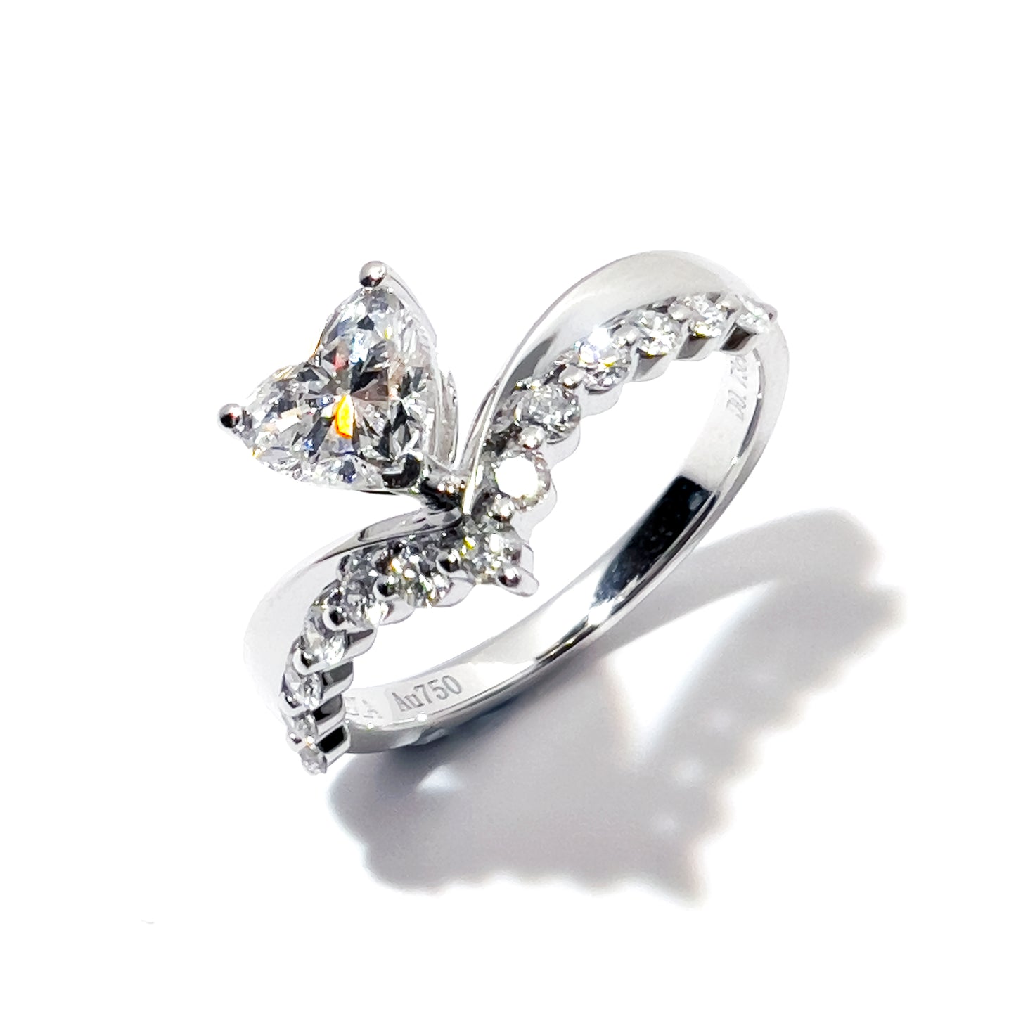 IGI 18K 配排鑽鑽石戒指