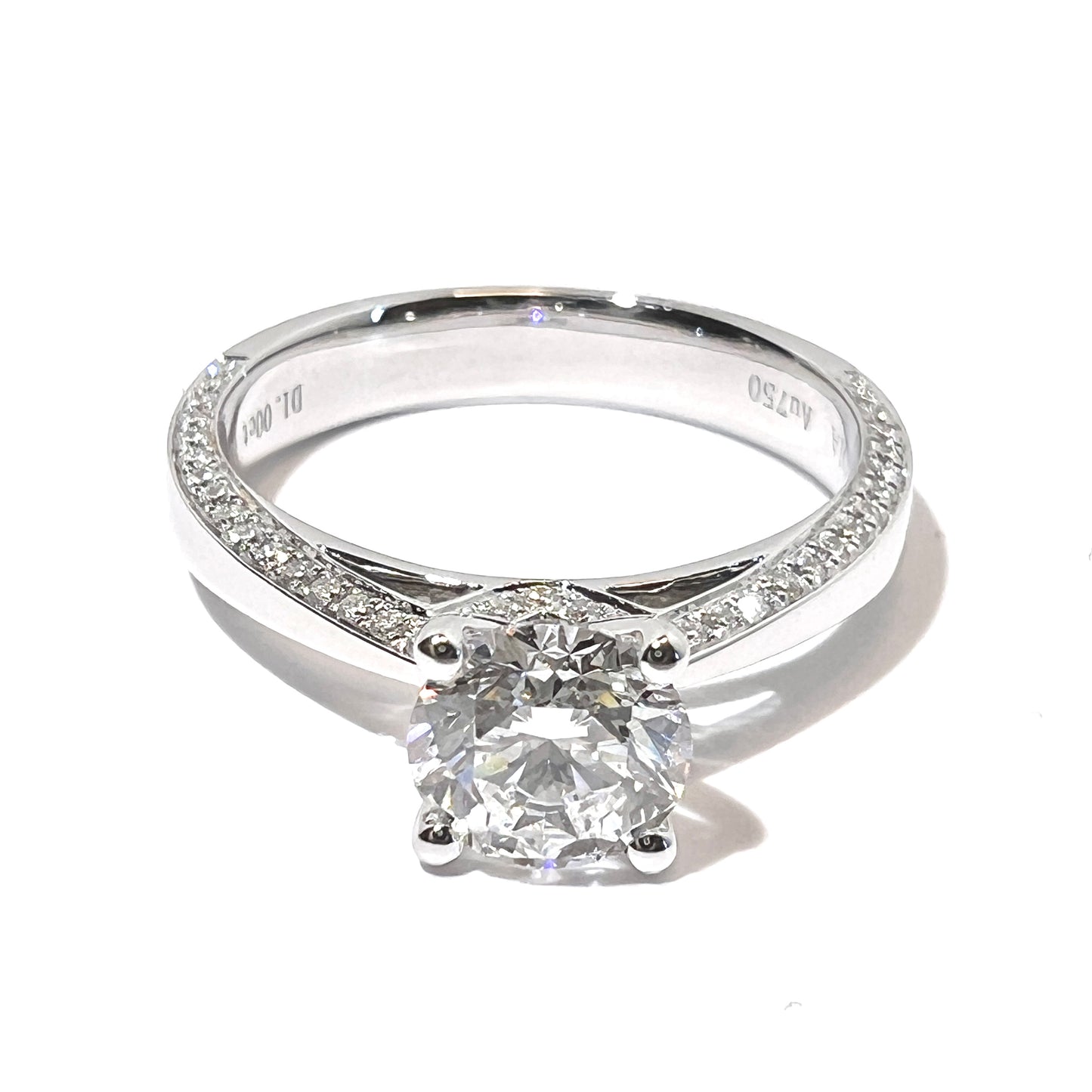 IGI 18K 配排鑽鑽石戒指