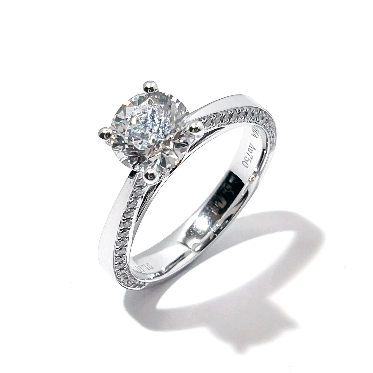 IGI 18K 配排鑽鑽石戒指