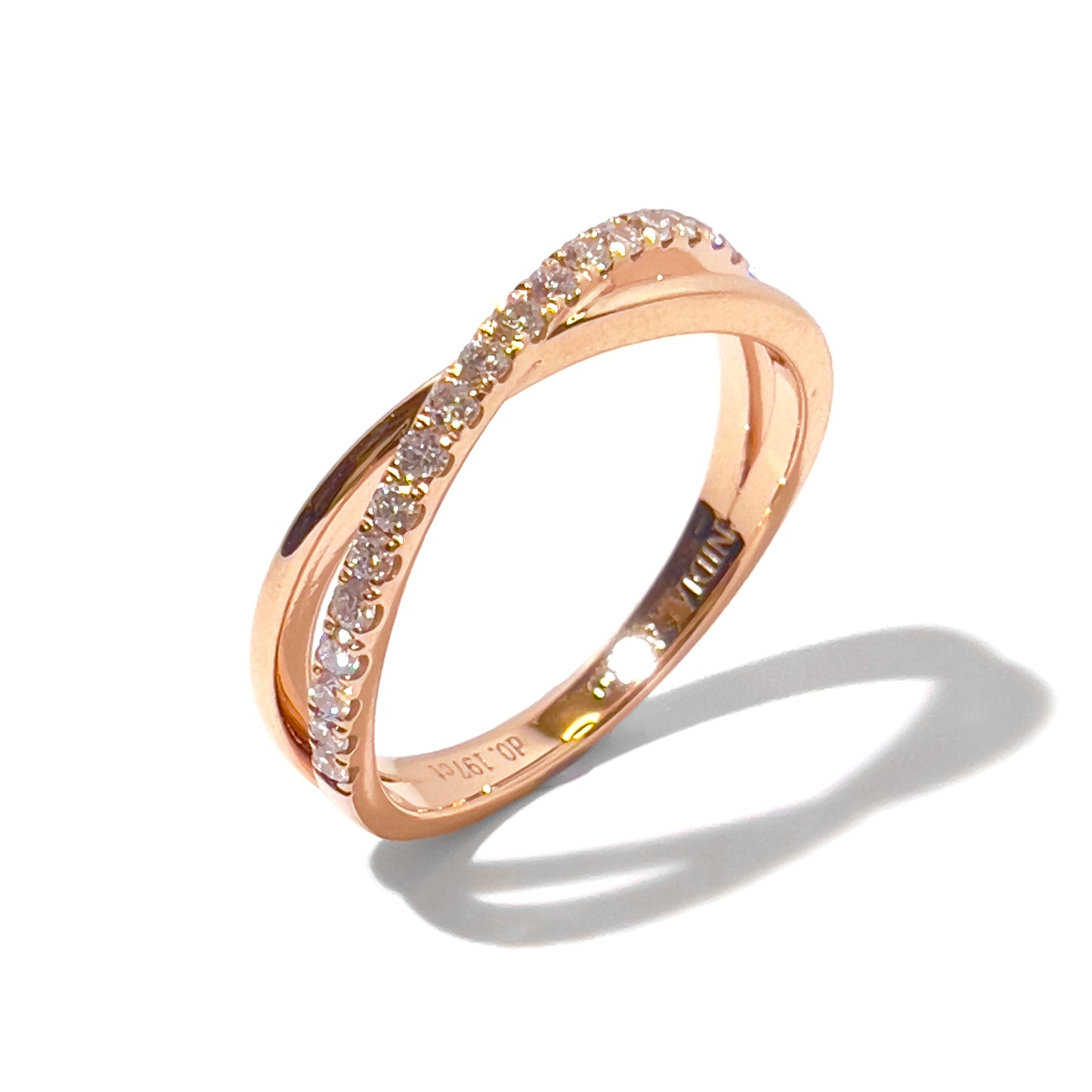 18K 時尚交叉鑽石戒指