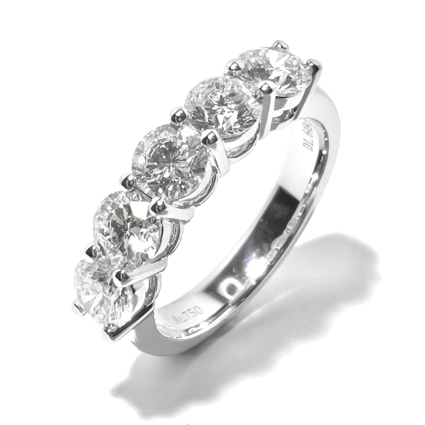 經典之選!18K 半排鑽石戒指